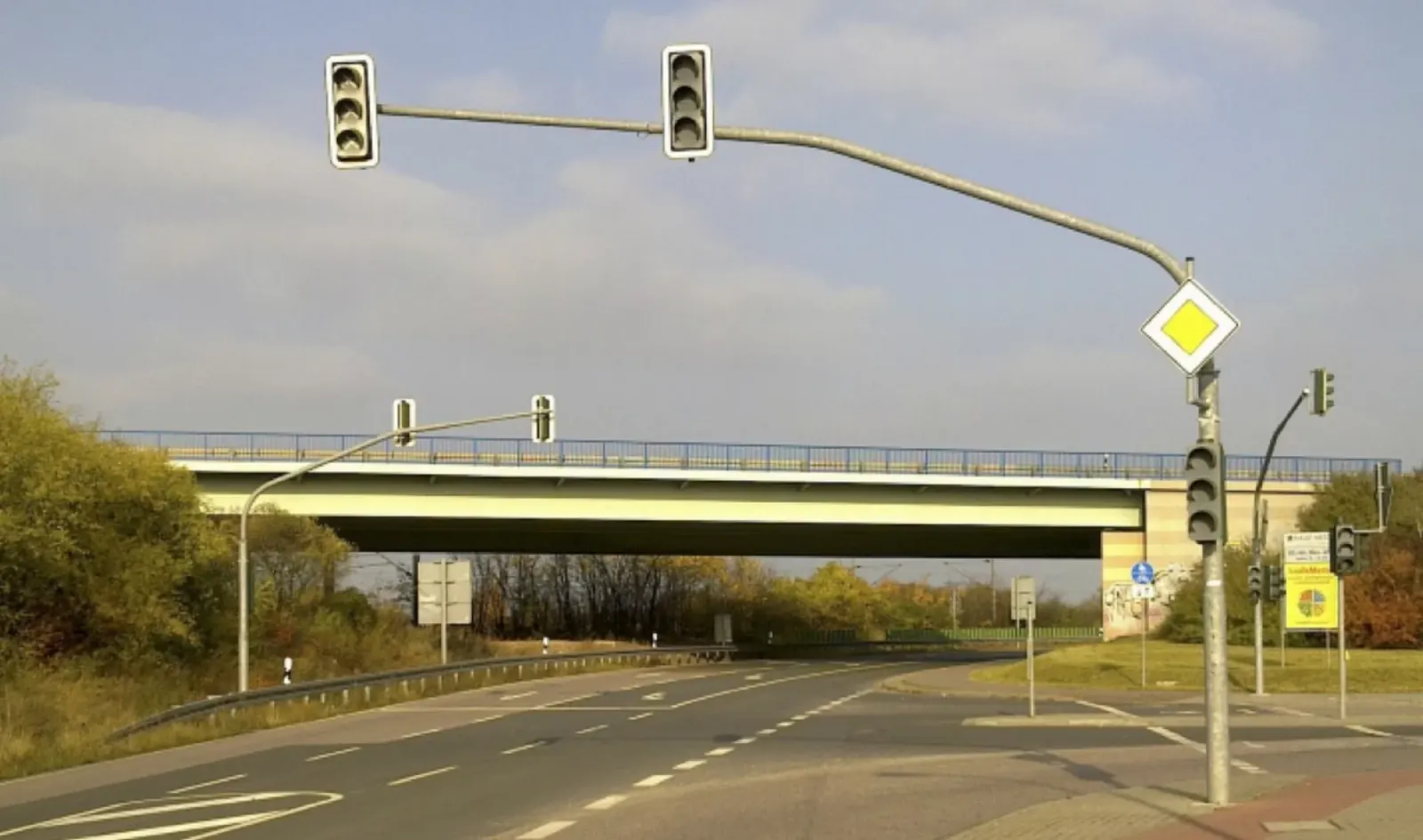 Orthotropic road bridge deck