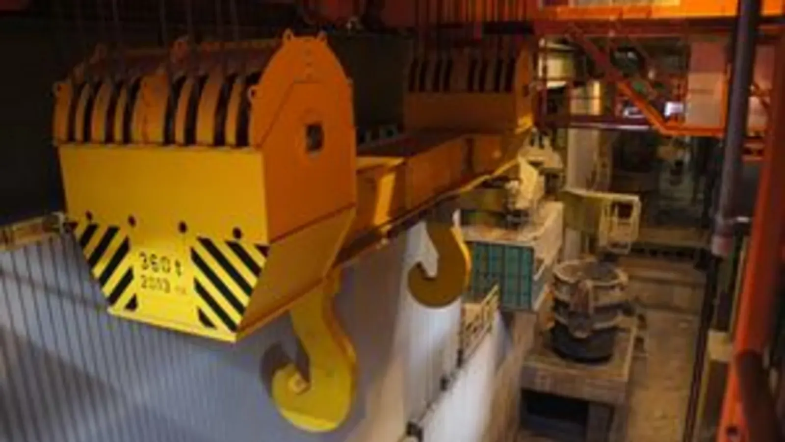 Hook block of an overhead crane