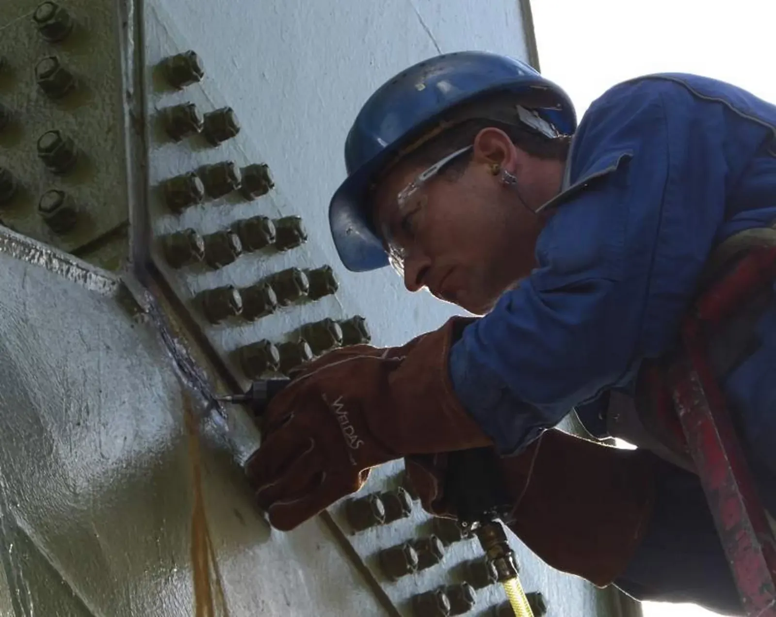 HFMI treatment of welds at a bolted crane girder joint