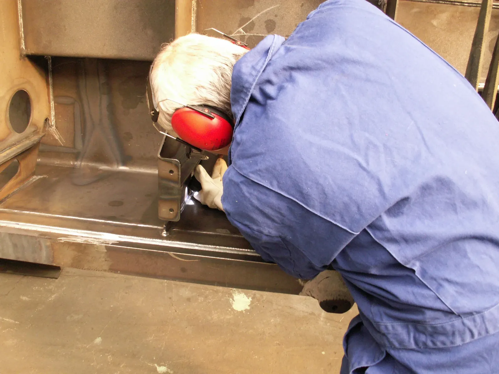 HFMI treatment inside a welded machine frame